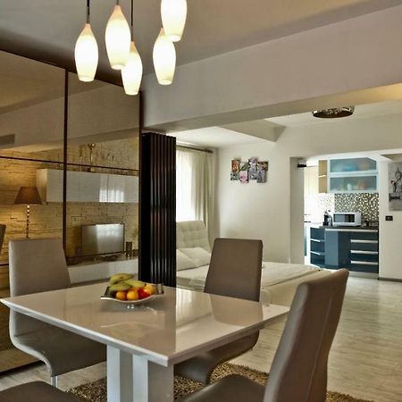 Eric Apartment 100 Bukares Bagian luar foto